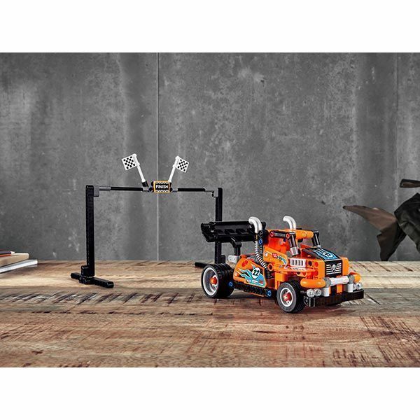 Конструктор Lego Technic Гоночный грузовик 42104