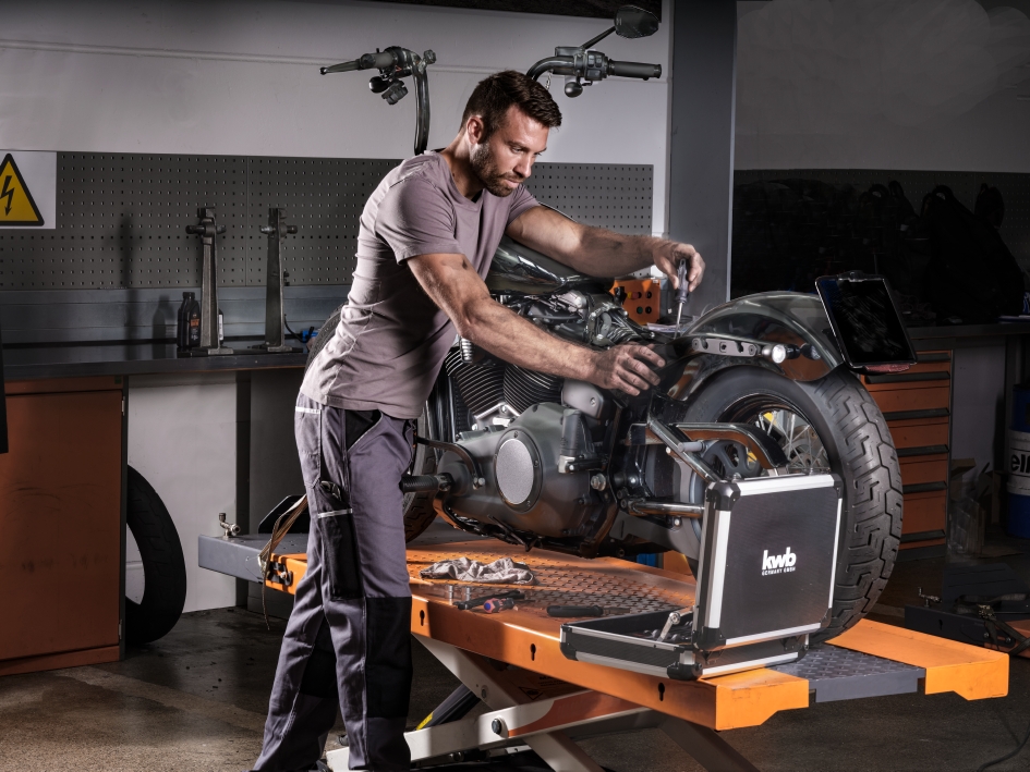 Набор ручного инструмента KWB кейС 80 шт. 370660