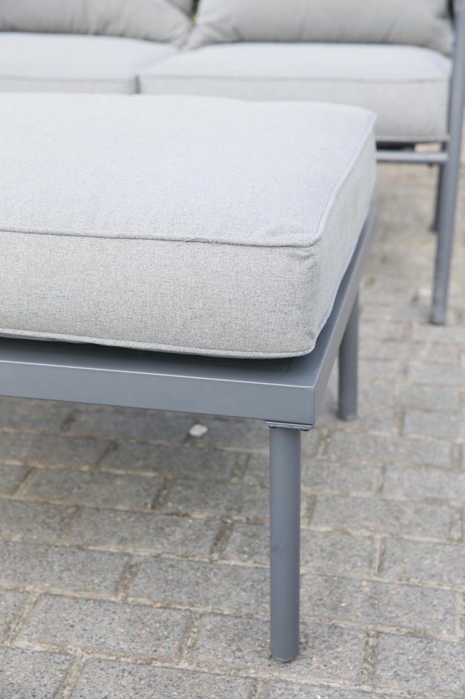 Комплект металлической мебели Чикаго (угловой диван + столик 68х68х34 см) серый