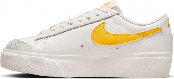 Кроссовки Nike NIKE BLAZER LOW PLATFORM DJ0292-111 р.36,5 белый