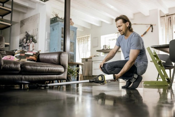 Пылесос аккумуляторный Karcher VC 6 Cordless our Family (1.198-670.0)