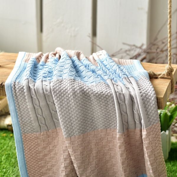 Плед IDEIA вязаный Малыш пэчворк + шапочка 70х90 см голубой 8000029910 