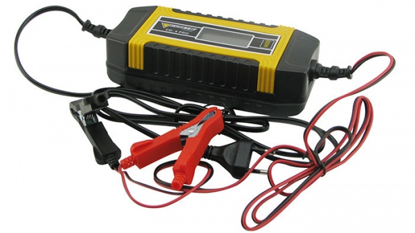 Зарядний пристрій Forte PRO CD-4 