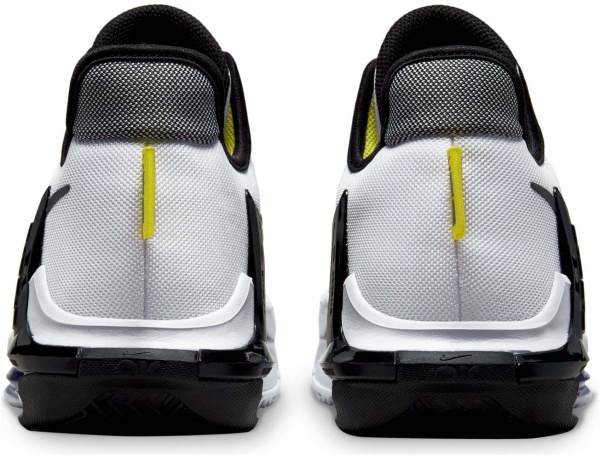 Кроссовки Nike LEBRON WITNESS VI CZ4052-100 р.US 18 черно-белый