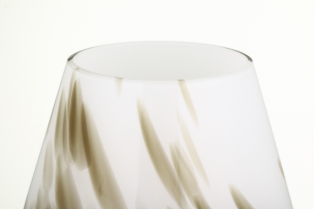 Ваза стеклянная Wrzesniak Glassworks Confetti капля 17-9493 12 см бело-коричневая