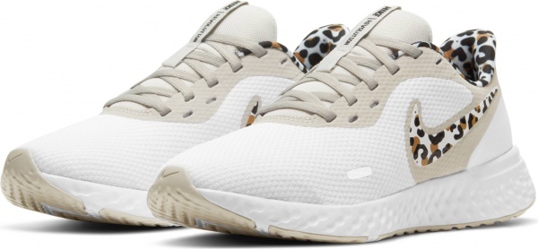 Кроссовки Nike Revolution 5 DA3083-110 р.US 9 белый