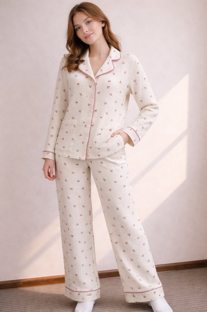 Пижама женская German Volf Вишни р. 2XL молочный с принтом (26004)