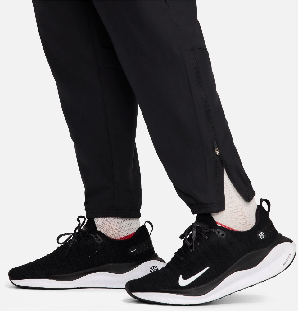 Штани Nike M NK DF CHALLENGR WVN PANT FQ4780-010 р.S