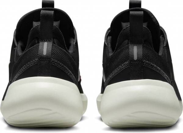 Кросівки Nike E-SERIES AD DV2436-001 р.41 чорний