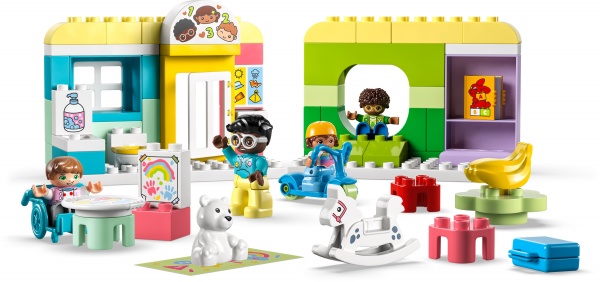 Конструктор LEGO DUPLO Будни в детском саду 10992