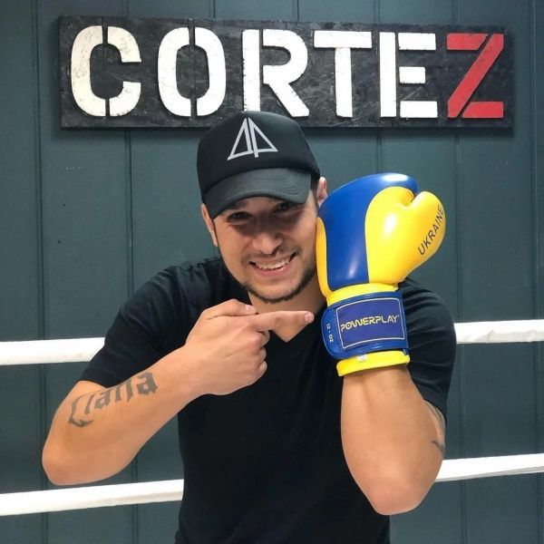 Боксерские перчатки PowerPlay р. 12 3021 желто-голубой