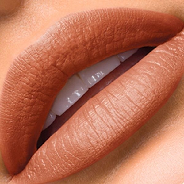 Блиск для губ Maybelline New York Color Sensational Vivid Matte пастельно-бежевий 8 мл