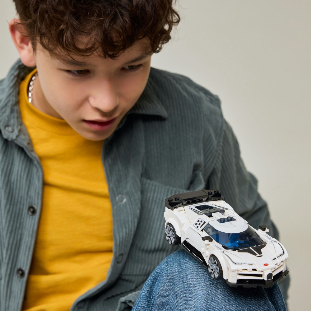Конструктор LEGO Speed Champions Спортивный гиперкар Bugatti Centodieci 77240