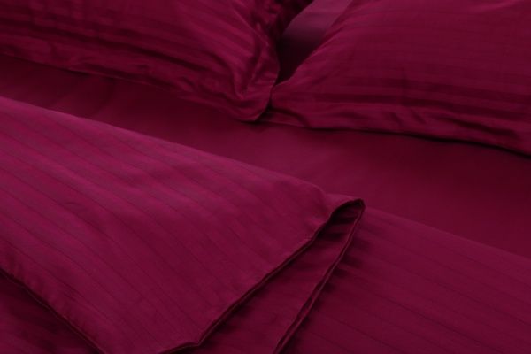 Комплект постільної білизни Exclusive Purple сімейний бордовий La Nuit 