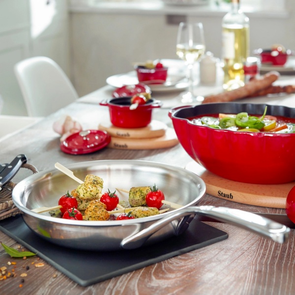 Сковорода з Silvinox покриттям Industry 5 28 см 40850-684-0 Demeyere