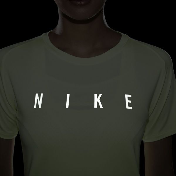 Футболка Nike DC5236-701 L м'ятний