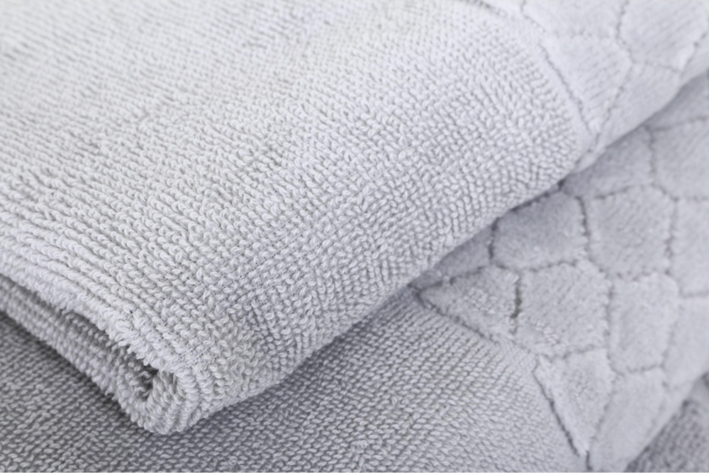 Рушник махровий VELOUR CELLS 50x90 см світло-сірий La Nuit