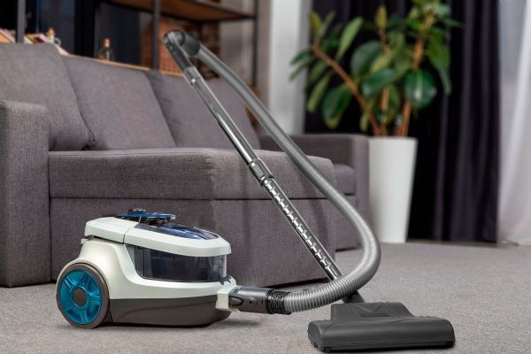 Пылесос Mirta без мешка VC-6752P Eco design Power cyclone 3AAA white 