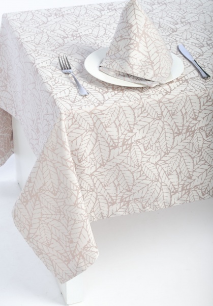 Скатерть Багренец 117-23/00 150x150 см бежевый Эдельвика 