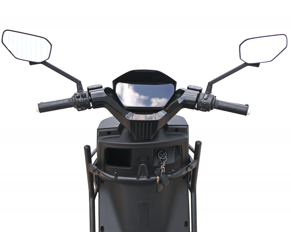 Электроскутер Maxxter ECLIPSE (Black), 2500 Вт