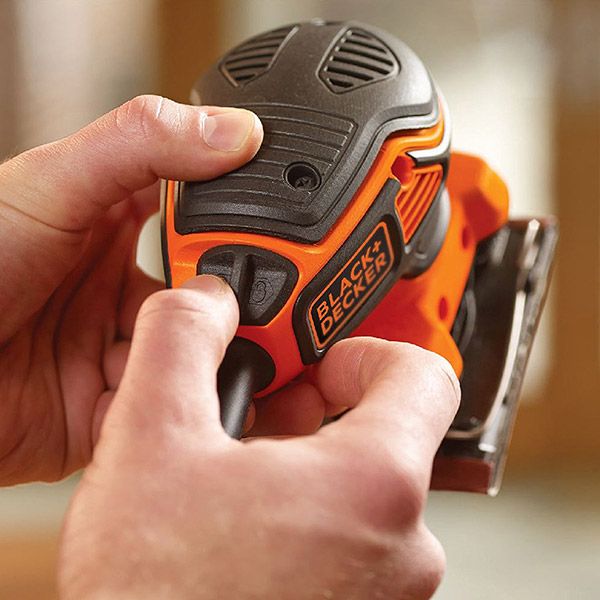 Вібраційна шліфмашина Black+Decker KA450