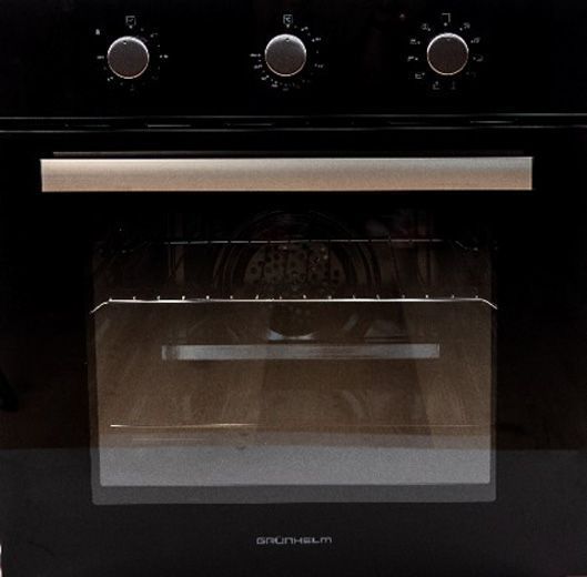 Духовой шкаф Grunhelm GDG600B черный