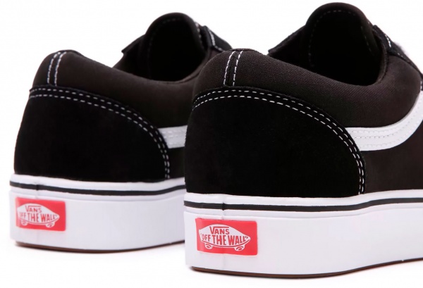 Кроссовки Vans UA COMFYCUSH OLD SKOOL (CLASSIC) VN0A3WMAVNE1 р.US 7 черно-белый