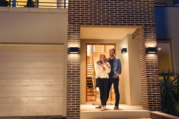 Підсвітка для сходів та фасаду Ledvance Smart Wifi Brick Wide RGBW ІР44 14 Вт чорний AC309430055 