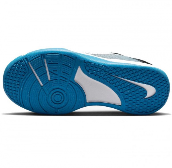 Кроссовки Nike OMNI MULTI-COURT DM9027-006 р.36,5 серый