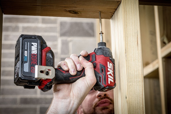 Гайковерт ударный аккумуляторный SKIL SD1E3225CA