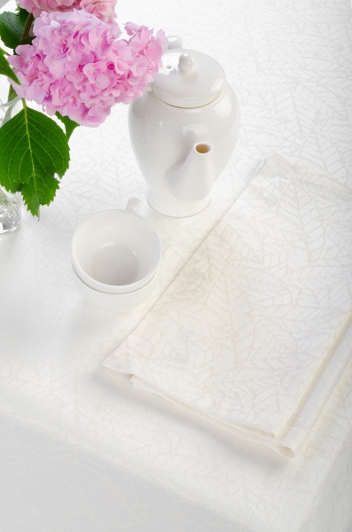 Скатерть Лист 119-23/00 150x250 см бежевый Эдельвика 