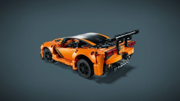 Конструктор LEGO Technic Chevrolet Corvette ZR1 42093