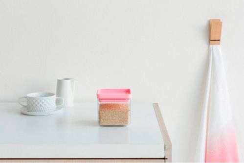 Банка для сыпучих квадратная 0,7 л розовая Brabantia