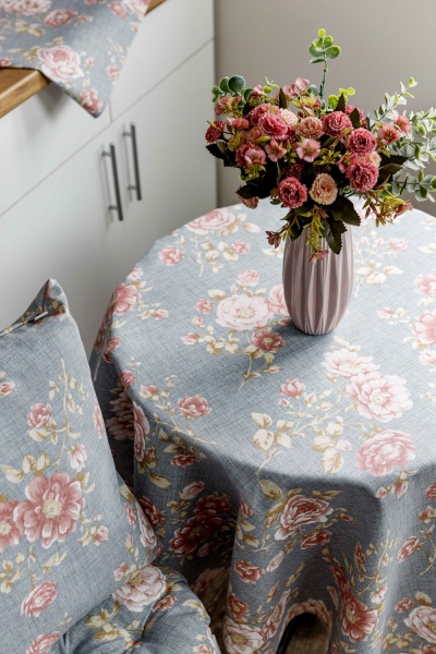 Скатерть Pionia d136 136x136 см La Nuit 