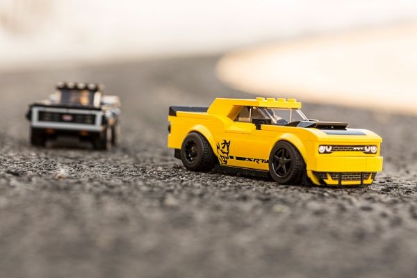 Конструктор LEGO Speed Champions Автомобили 2018 Dodge Challenger SRT Demon и 1970 Dodge Charger R/T 75893