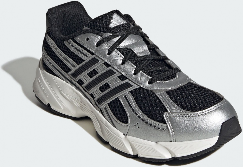 Кросівки жіночі демісезонні Adidas TECHNOCHAOS 2000 CBLACK/CBLACK/SILVMT JR7228 р.44 чорні