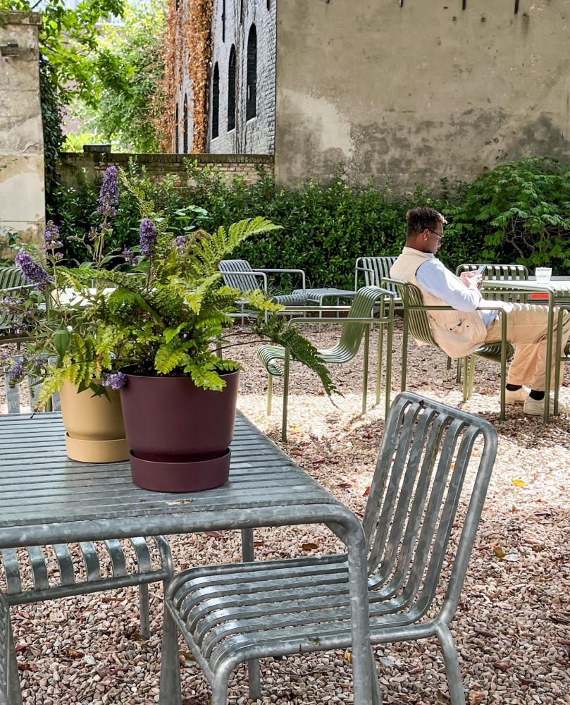 Вазон пластиковий пластик Greenville round круглий сливовий 13,3 л Elho (552206)