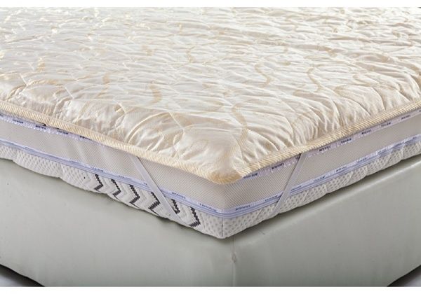 Наматрасник MatroLuxe с угловыми фиксаторами 160x200 см 