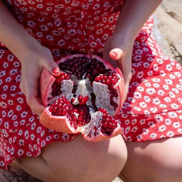 Шампунь Nature Box Гранат для окрашенных волос Cosmos NAT 385 мл