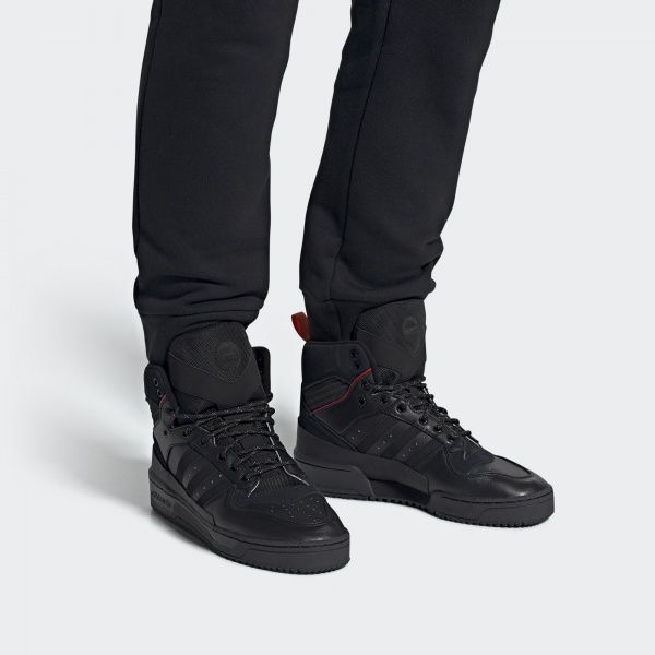 Черевики Adidas RIVALRY TR EE5528 р. 9,5 чорний