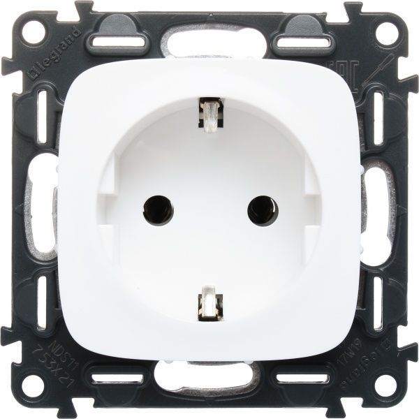Розетка с заземлением Legrand Allure без шторок белый 753721