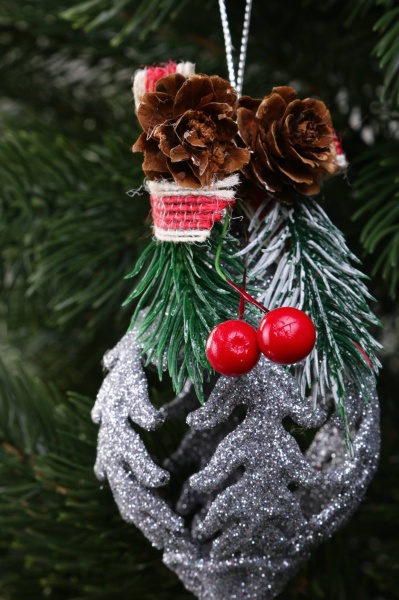 Декоративна підвіска Бурулька з декором 17x6 см HF20Y2-09S срібло