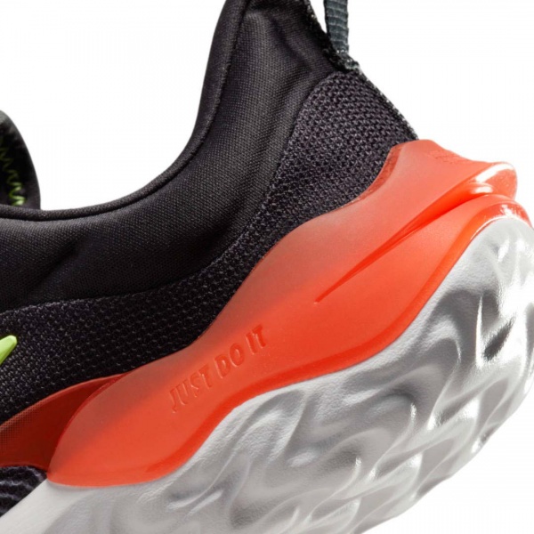 Кроссовки Nike RUN FLOW JP DV3106-001 р.38,5 черный