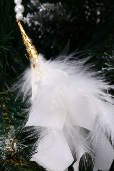 Декорация-подвеска перья 20 см в ассортименте