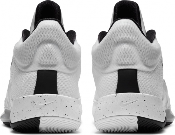 Кросівки Nike Zoom Rize 2 CT1500-100 р.US 9,5 білий