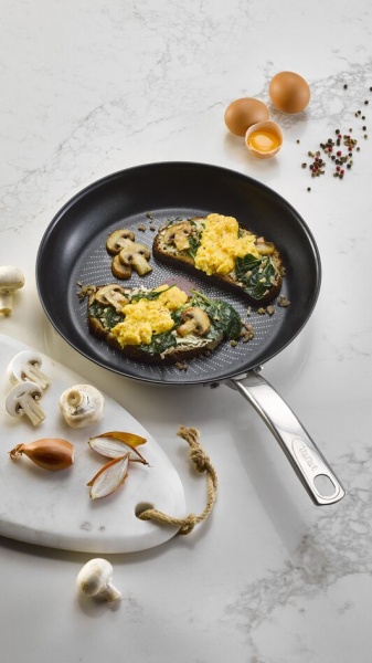 Сковорода Intuition 28 cм B8170644 Tefal