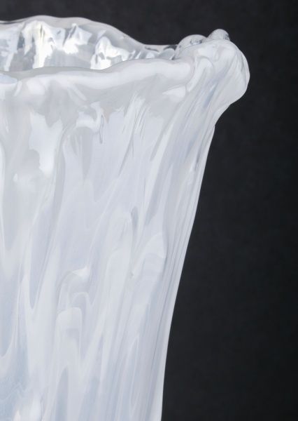 Ваза стеклянная белая Ombrello 39х50 см Antonio Tammaro