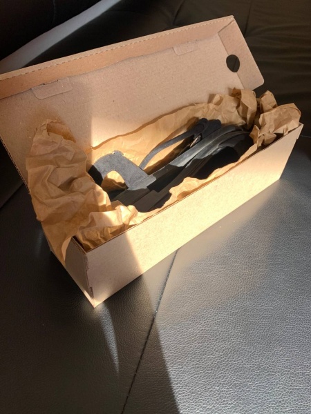 Картонная коробка для детской обуви 305x85x90 мм