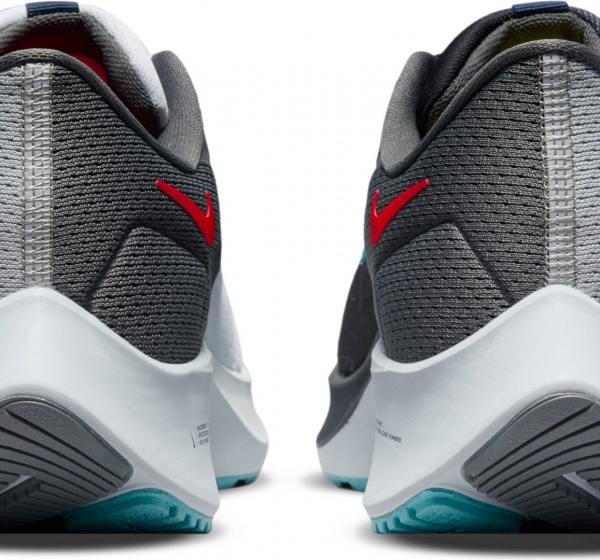 Кроссовки Nike Air Zoom Pegasus 38 Limited Edition DJ3129-001 р.US 6,5 разноцветный