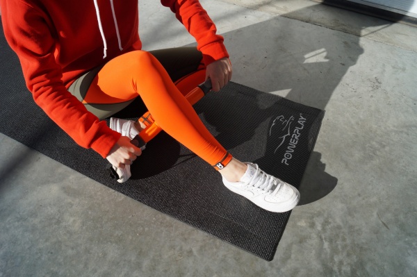 Килимок для йоги PowerPlay 173x61x0,6 см 4010 чорний 